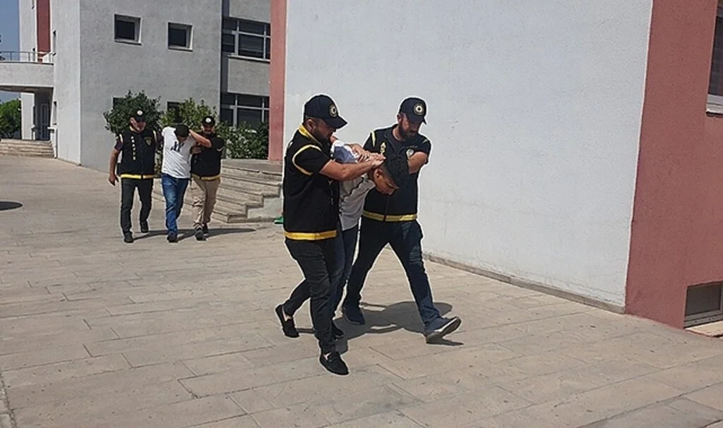 Motosikletli kapkaç zanlıları tutuklandı