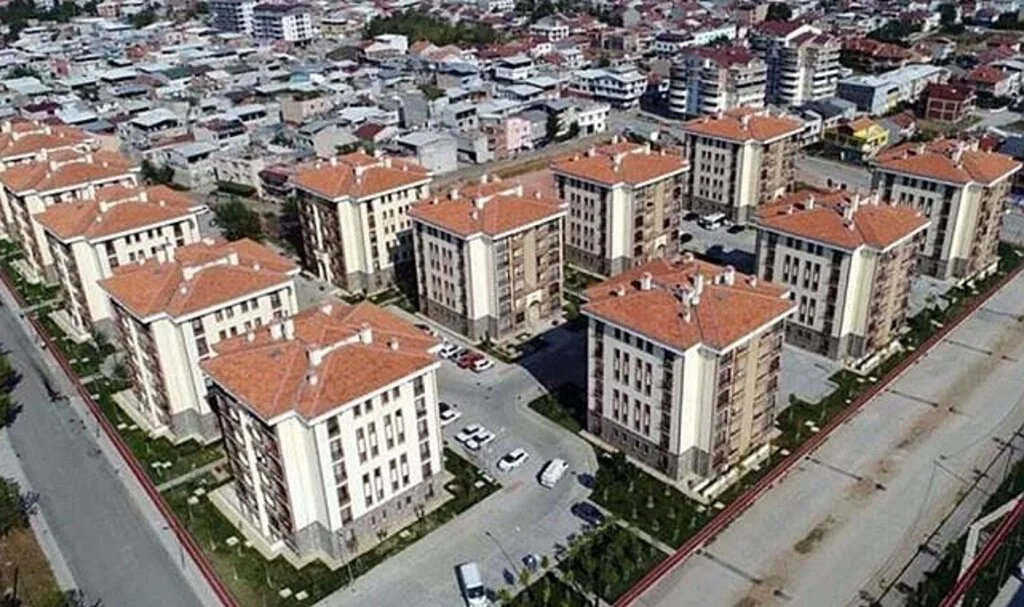 Naci Görür:" İstanbul’un ihtiyacı, kentsel dönüşüm; toplu konut şehrin deprem derdine deva olmaz"