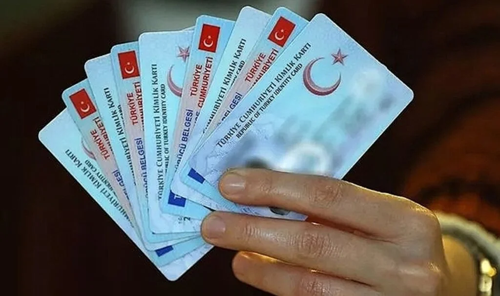 O ülkelere kimlikle seyahat başladı! Aramalar 5 kat arttı