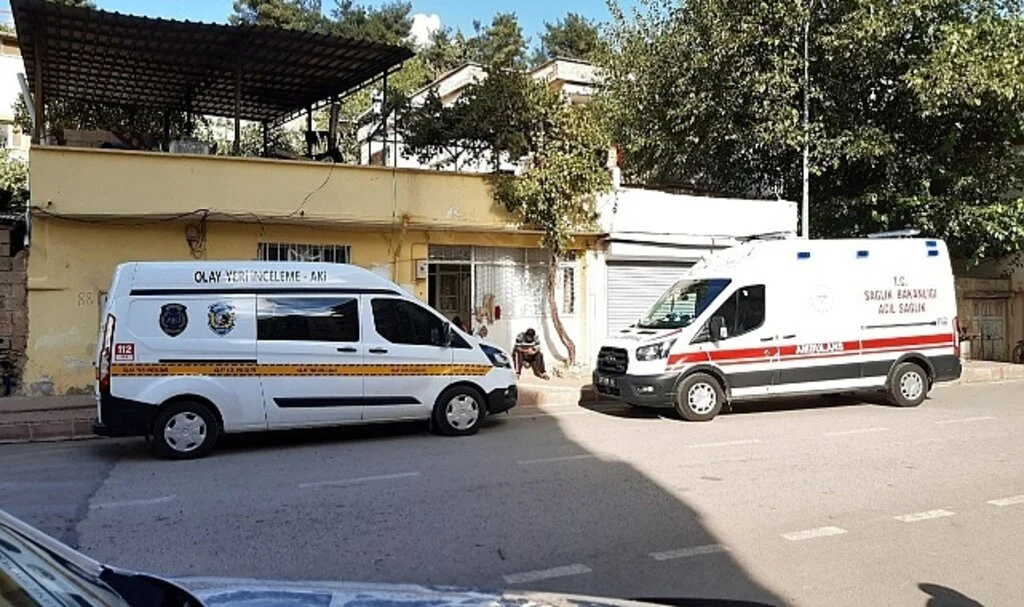 Öğretmen tartıştığı karısını öldürdü