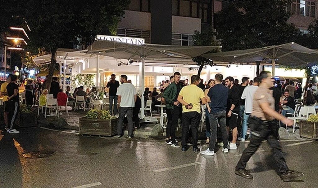 Omuz atma kavgasında kan aktı