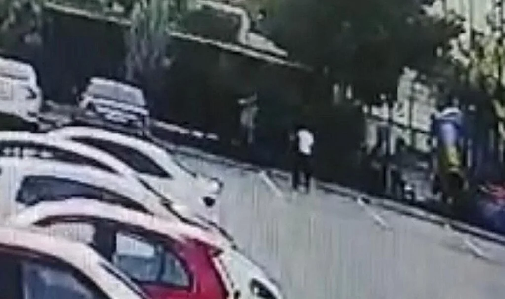  Önce amcasını sonra kendini vurdu, o anlar kameraya yansıdı