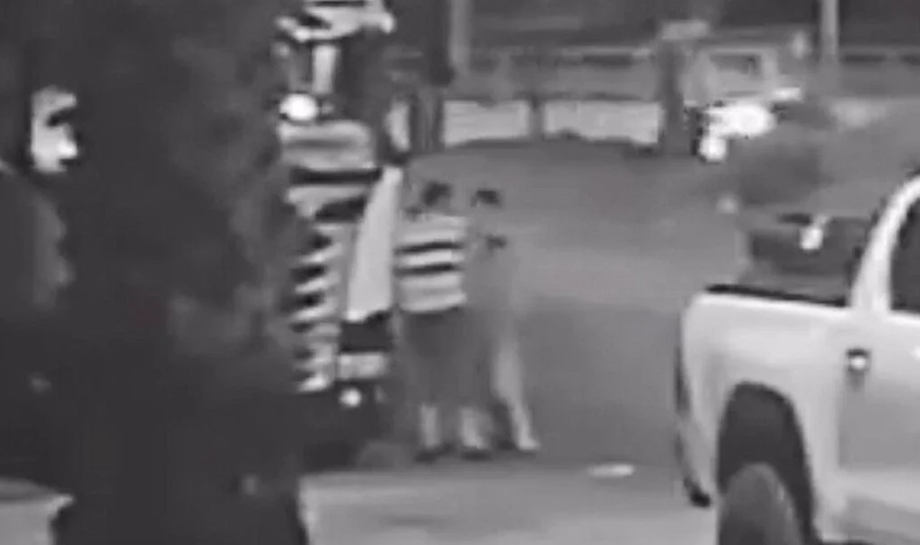 Önce ipten aldı, sonra dövdü