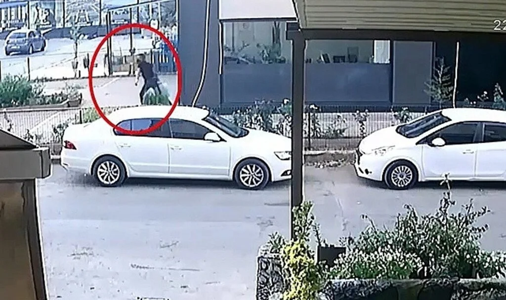 Önce kameralara sonra da polise yakalandı