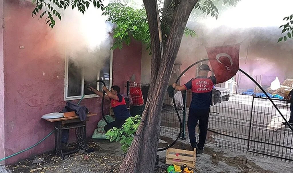 Osmaniye’de yanan ev kullanılmaz hale geldi