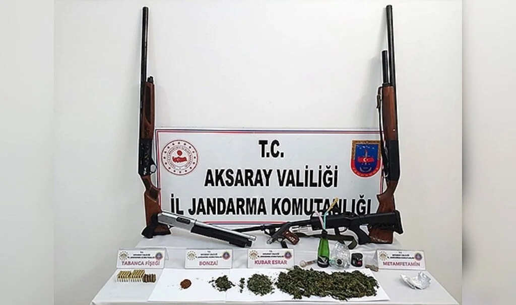 Oto tamirci dükkanında uyuşturucu ve silah ticareti