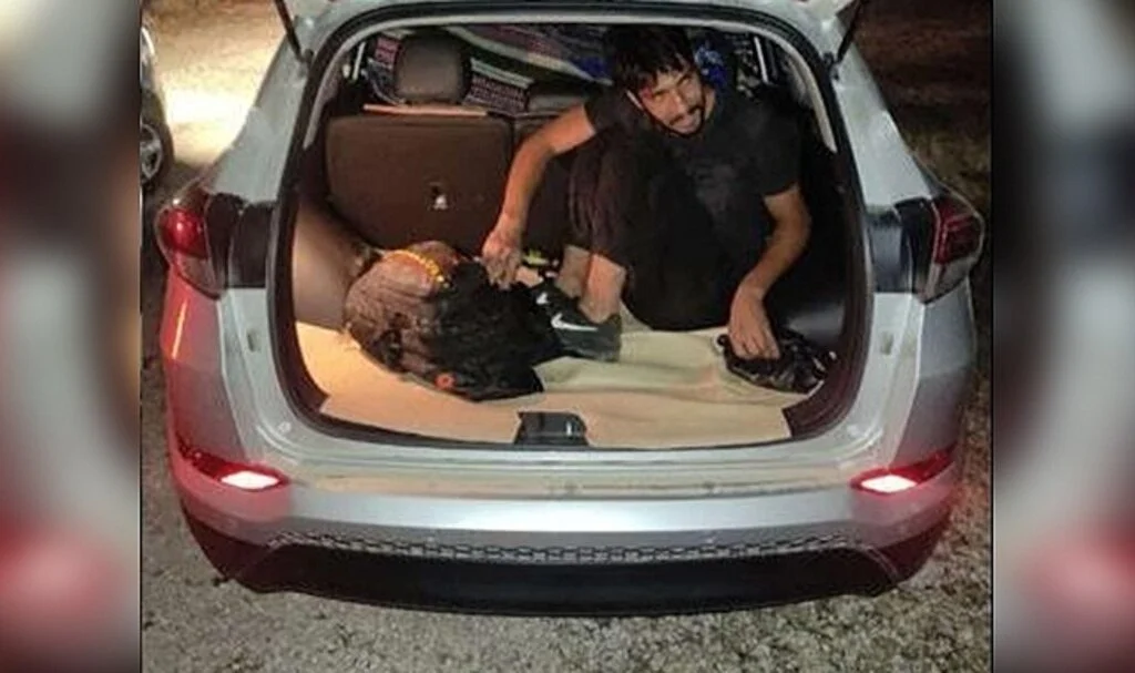 Otomobil bagajında göçmen kaçakçılığı
