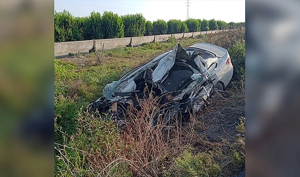 Otomobil belediye otobüsüyle kafa kafaya çarpıştı: 1 ölü