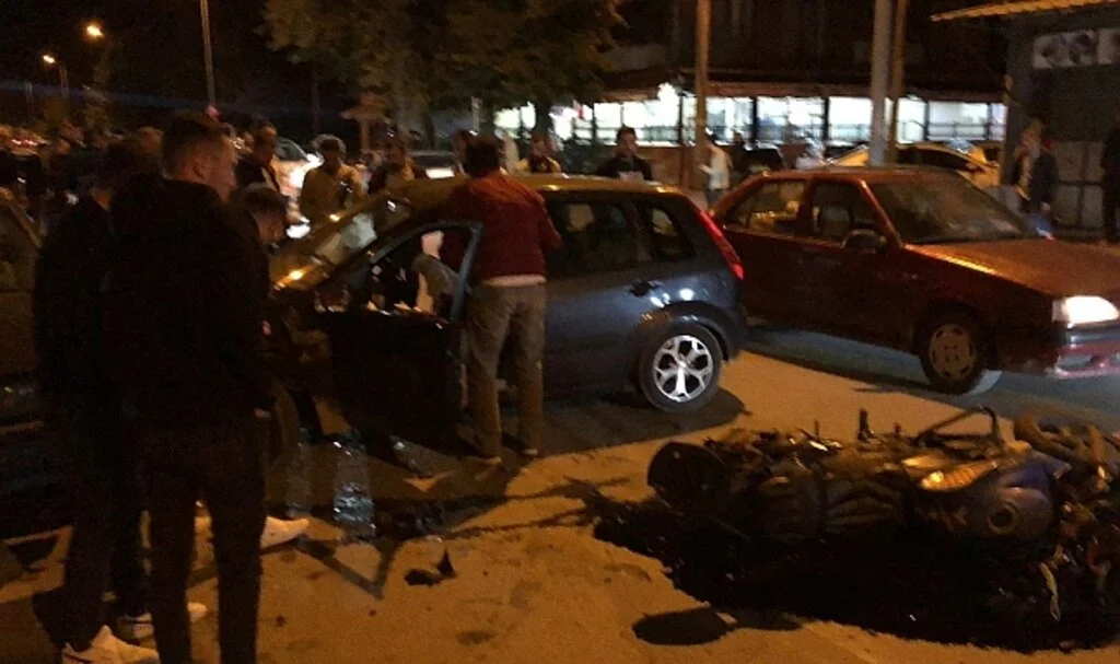 Otomobil ile motosiklet çarpıştı: 2 yaralı
