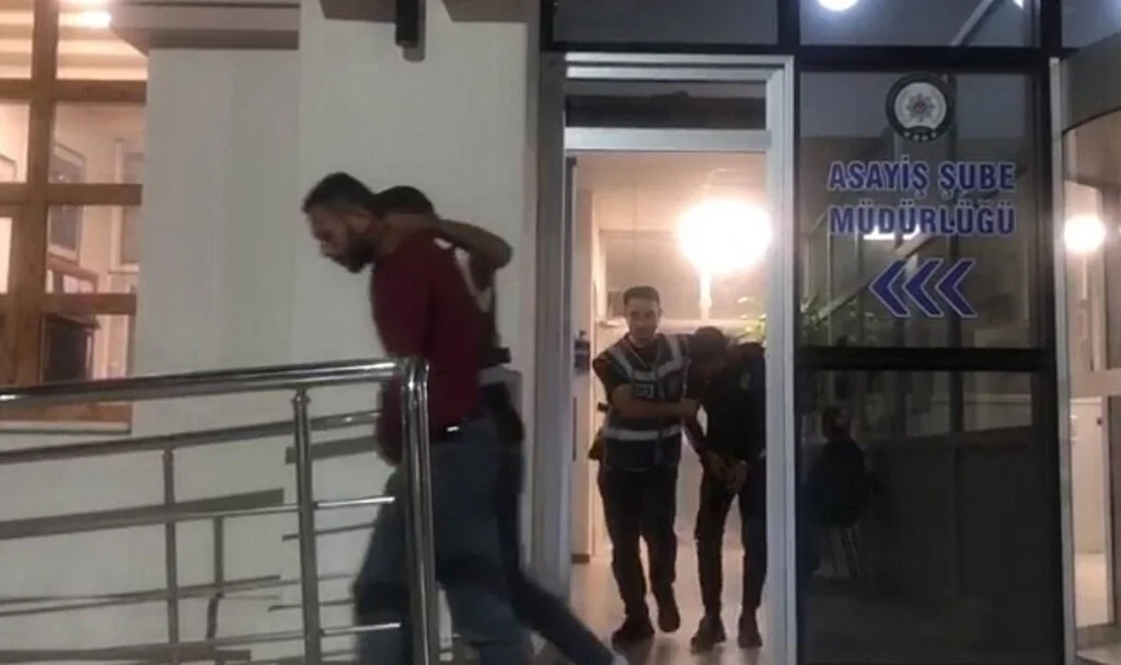 Otomobil ve motosiklet çalan 2 şüpheli tutuklandı