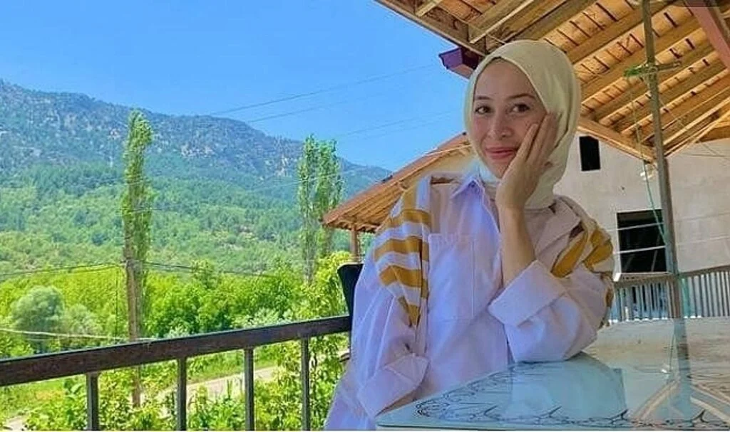 Otomobilin çarptığı öğretmen, 5 günlük yaşam savaşını kaybetti