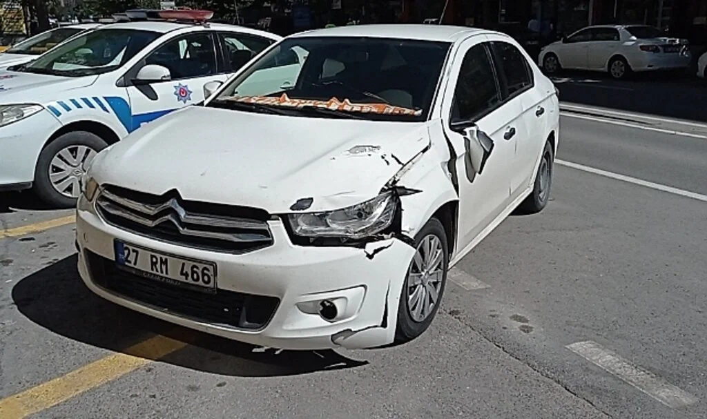 Otomobilin çarptığı yaya ağır yaralandı
