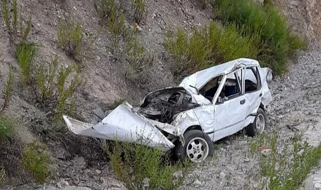 Otomobilin uçuruma yuvarlandığı kazada bir çocuk hayatını kaybetti