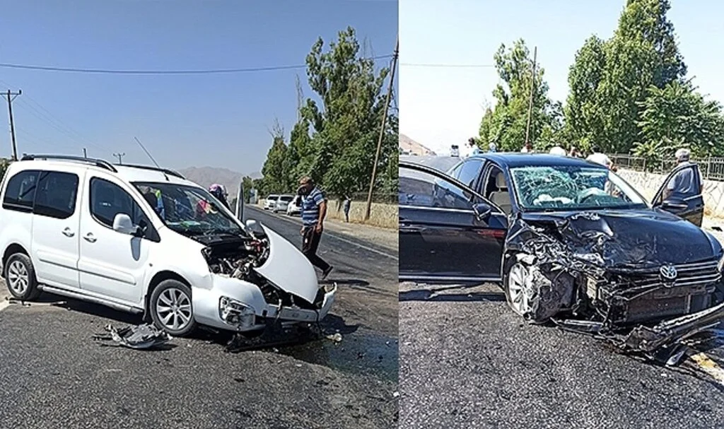 Otomobille kamyonet çarpıştı: 9 yaralı