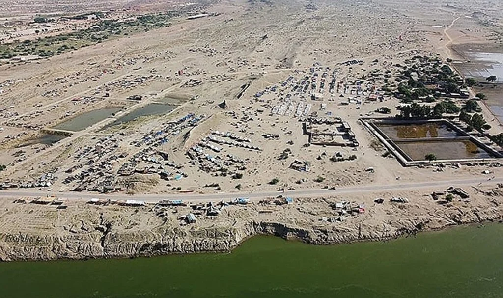 Pakistan'ın Sindh eyaletinde selin yol açtığı hastalıklar sebebiyle 324 kişi öldü