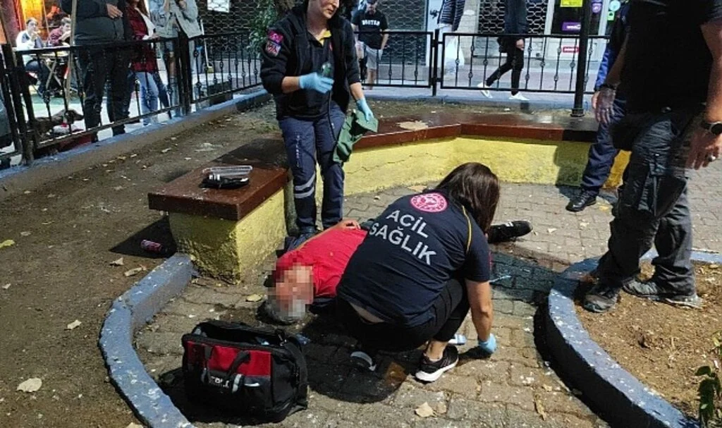 Parkta yere yığılan şahıs ekipleri harekete geçirdi