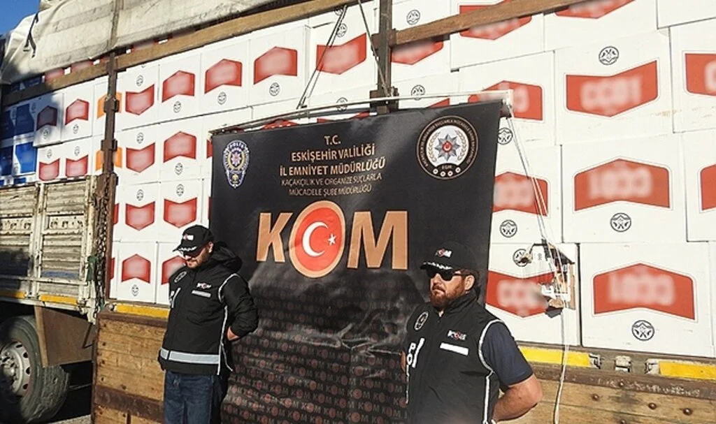 Polis 7 milyon 15 bin adet kaçak makaron ele geçirdi