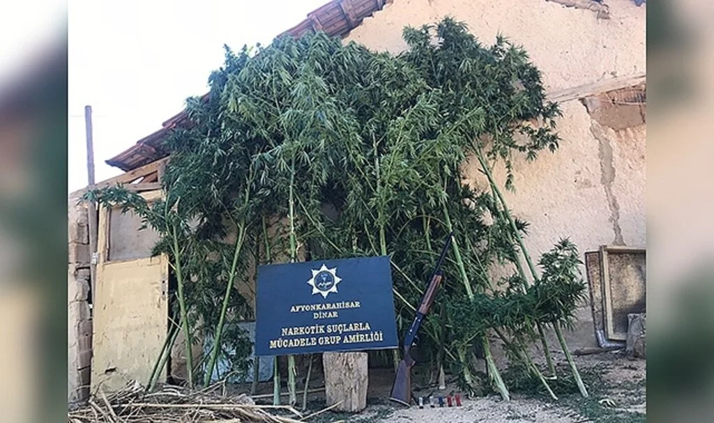 Polis baskın yaptığı adreste karşılaştığı manzarayla adeta şok yaşadı