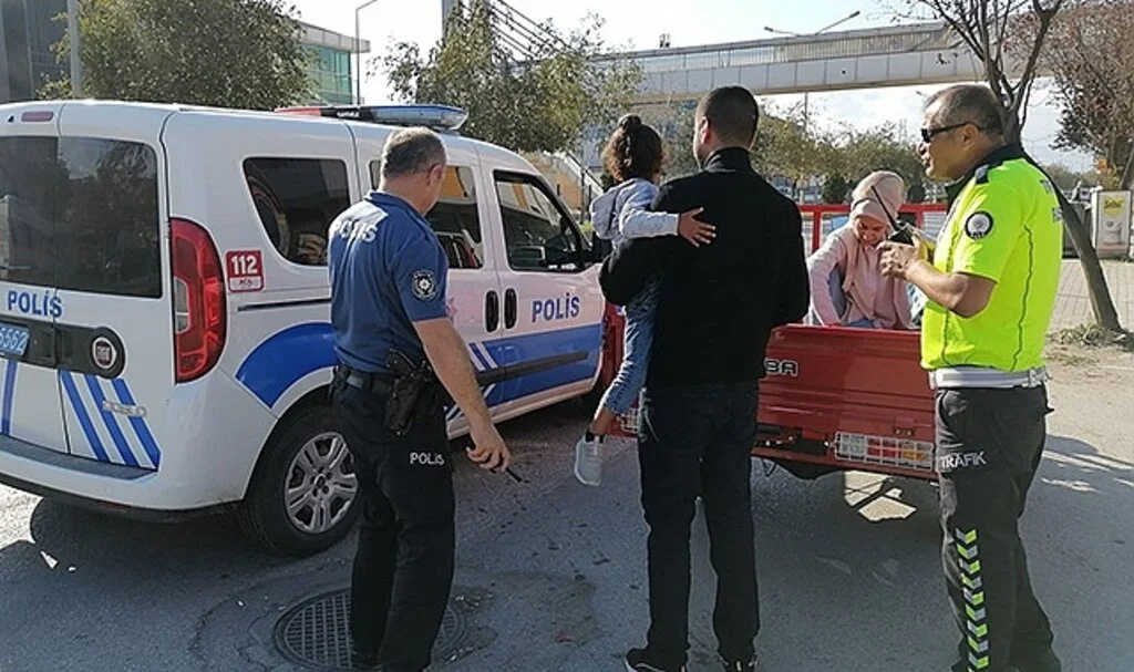 Polisten alkışlanacak hareket