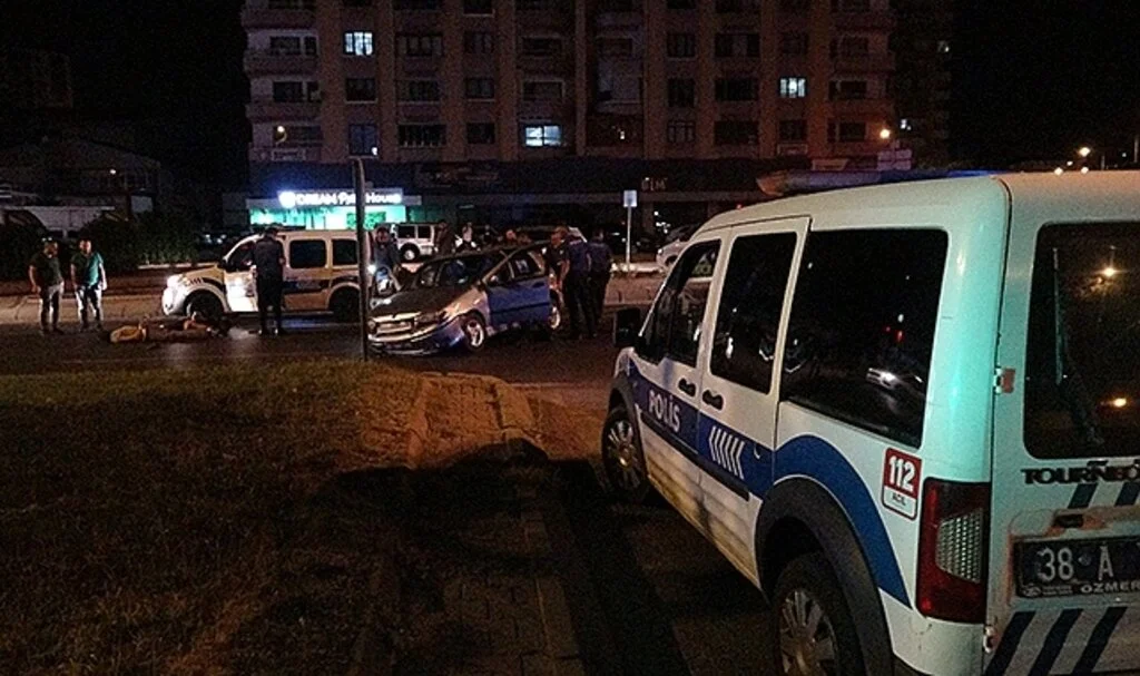 Polisten kaçan araç kaza yaptı: 2 gözaltı
