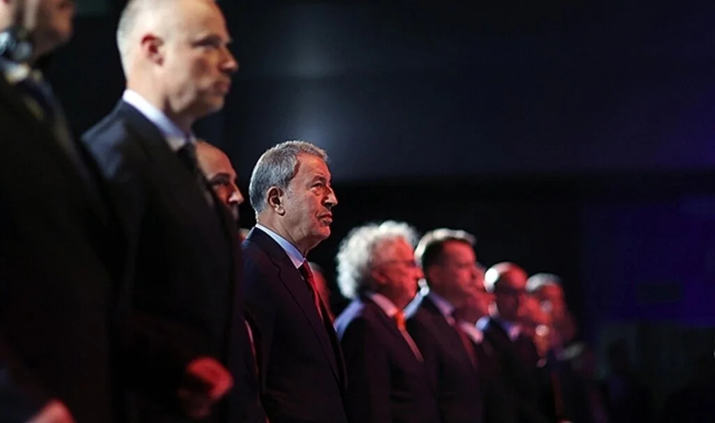 Polonya'daki Orta ve Doğu Avrupa'nın en büyük askeri fuarı törenle açıldı
