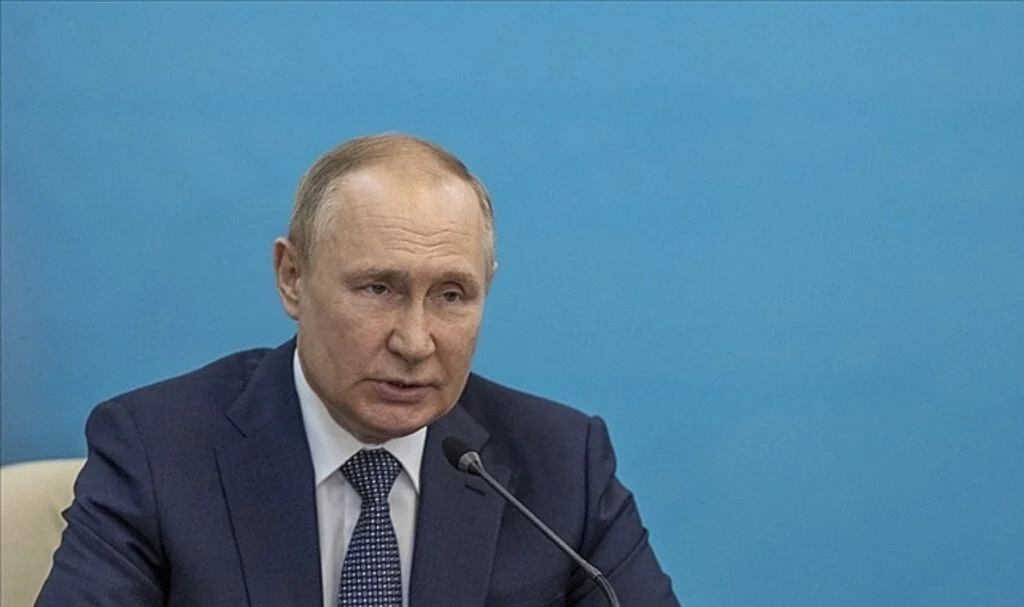 Putin, eski ABD Ulusal Güvenlik Ajansı çalışanı Snowden'a vatandaşlık verdi