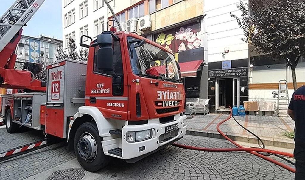 Rize'de korkutan yangın