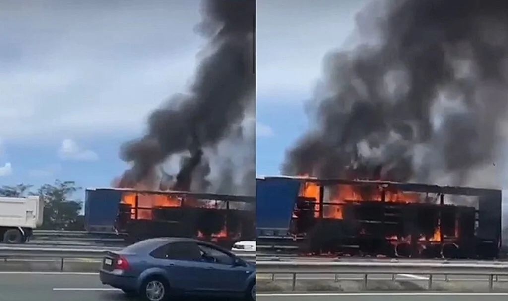 Rize'de yanan tır dorsesi kullanılamaz hale geldi
