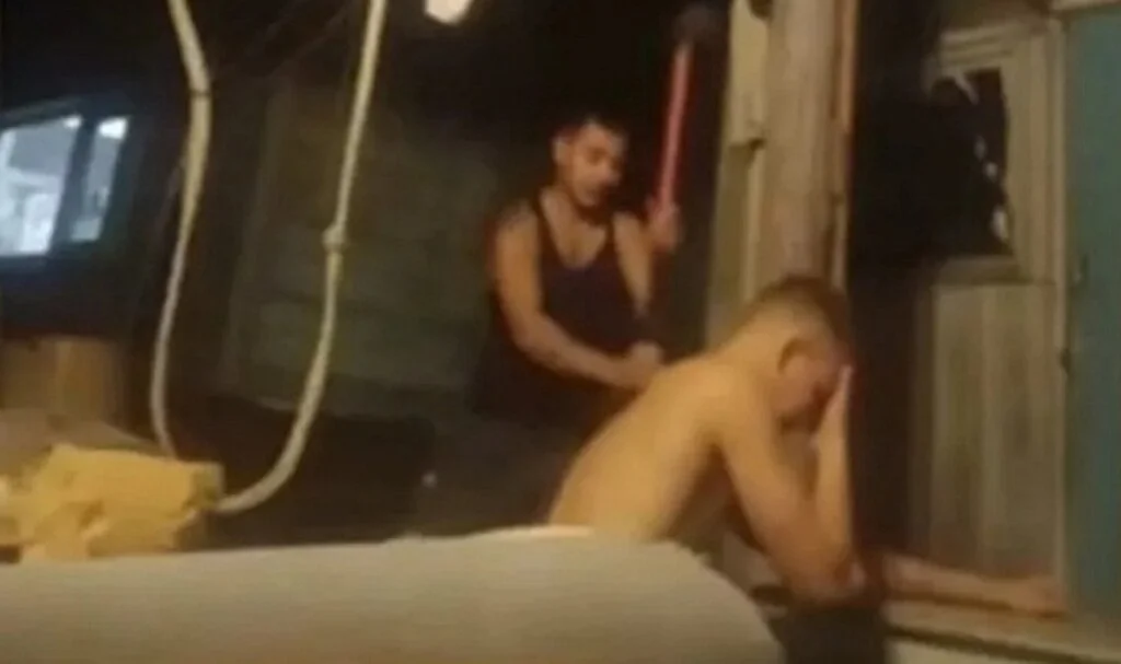 Rusya'da askere gitmek istemeyenlerin yaptığı tüyler ürpertti! Şoke eden görüntü