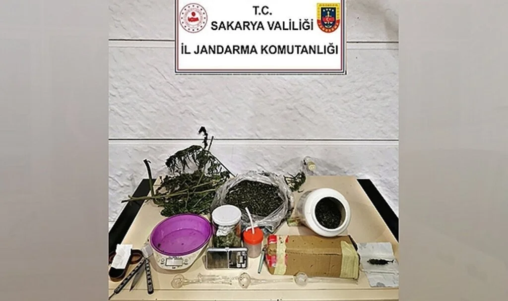 Sakarya’da iş yerine uyuşturucu operasyonu: 5 gözaltı