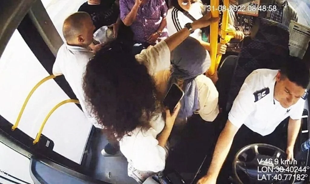 Sakarya'da otobüs şoförü can kurtardı