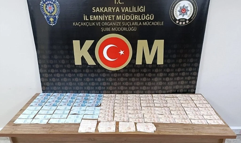 Sakarya’da sahte alkol, para ve kaçak tütün operasyonu: 3 gözaltı