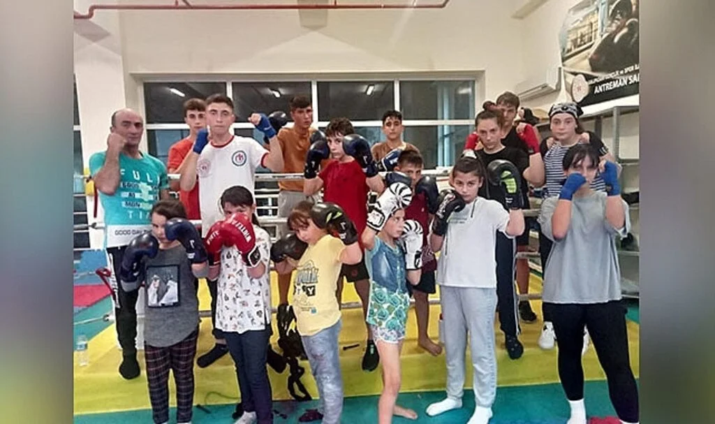 Salıpazarı Gençlik ve Spor Kulübü Boksörleri Sıkı Çalışıyor