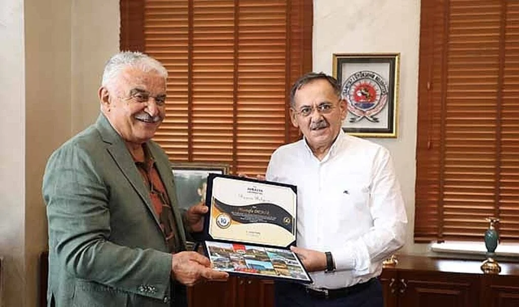 Samsun Büyükşehir Belediye Başkanı Mustafa  Demir’e Avrasya Üniversitesi’nden ödül