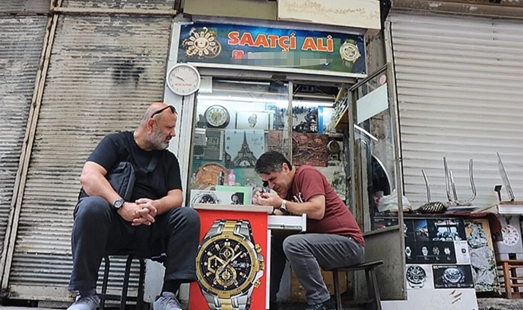 Samsun'da 35 yıldır 1 metrekarelik dükkandan ekmeğini çıkarıyor