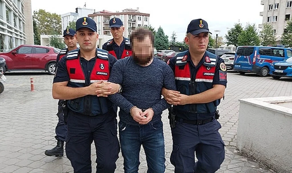 Samsun'da 51 yıl hapis cezası bulunan şahıs saklandığı çatı katında yakalandı