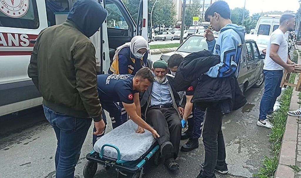 Samsun'da Bisikletten düşen yaşlı adam ölümden döndü