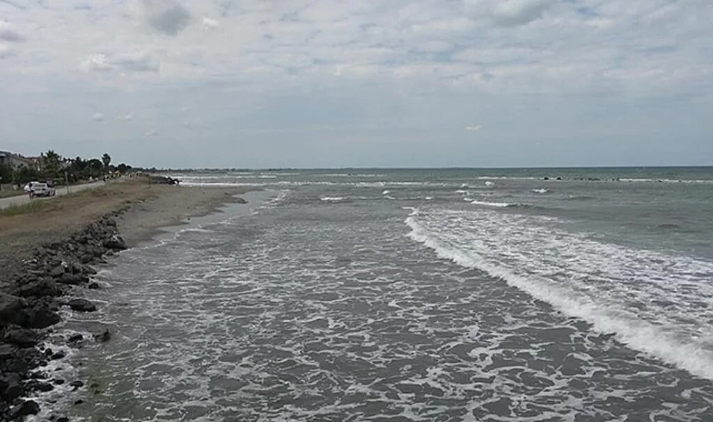 Samsun'da denize giren şahıs boğulma tehlikesi geçirdi