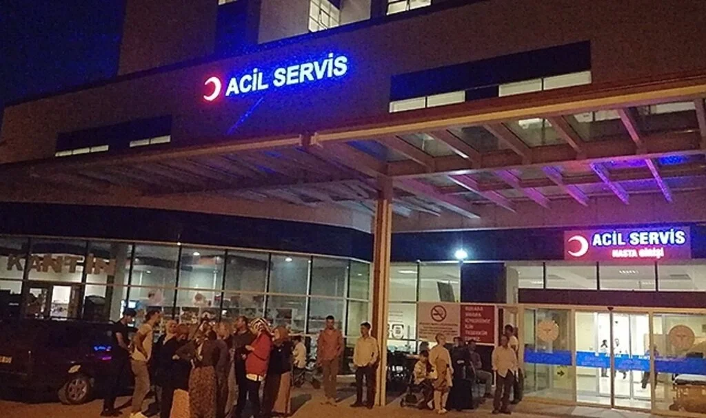Samsun’da feci kaza: Minibüs ile otomobil çarpıştı, 26 kişi yaralandı