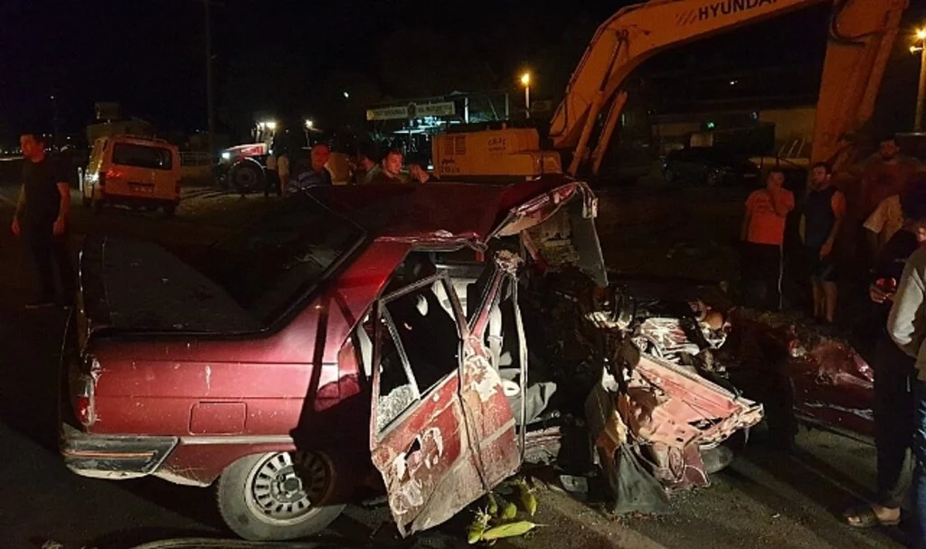 Samsun'da fındık işçilerini taşıyan minibüs ile otomobil çarpıştı: 2 ölü, 4 yaralı
