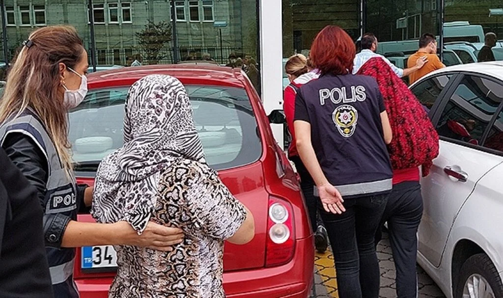  Samsun'da Kadın hırsızlık zanlılarına elektronik kelepçeli ev hapsi