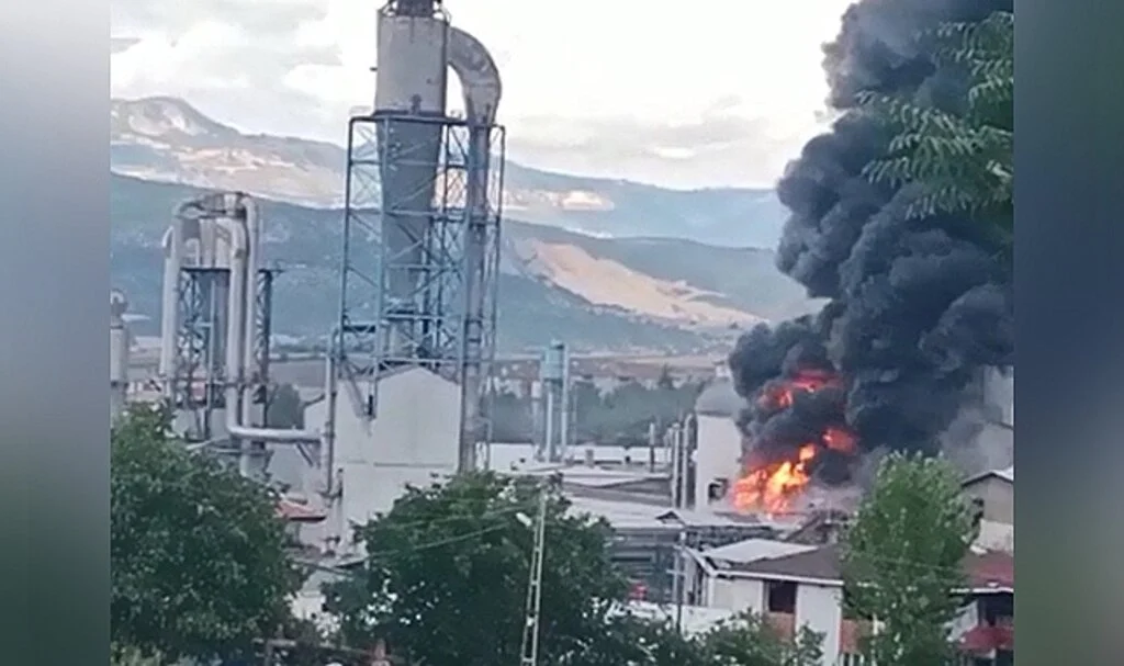 Samsun’da orman ürünleri fabrikasındaki yangın kontrol altına alındı