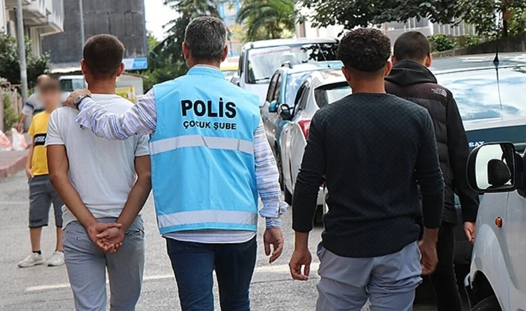 Samsun'da Polis, okul çevrelerinde kuş uçurtmuyor