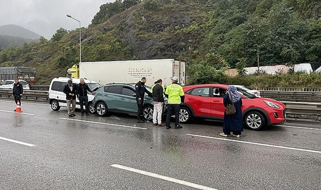 Samsun'da Yağmur kazaları beraberinde getirdi 