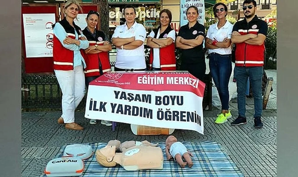 Samsun'da Yetişkin ve çocuklara ilk yardım eğitimi