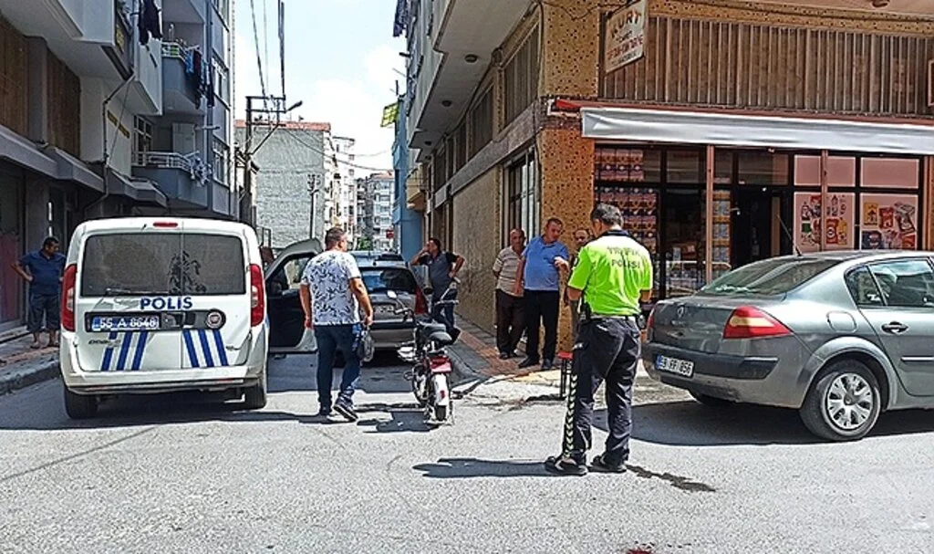 Samsun'un Bafra ilçesinde yayaya çarpan elektrikli bisikletli çocuk yaralandı