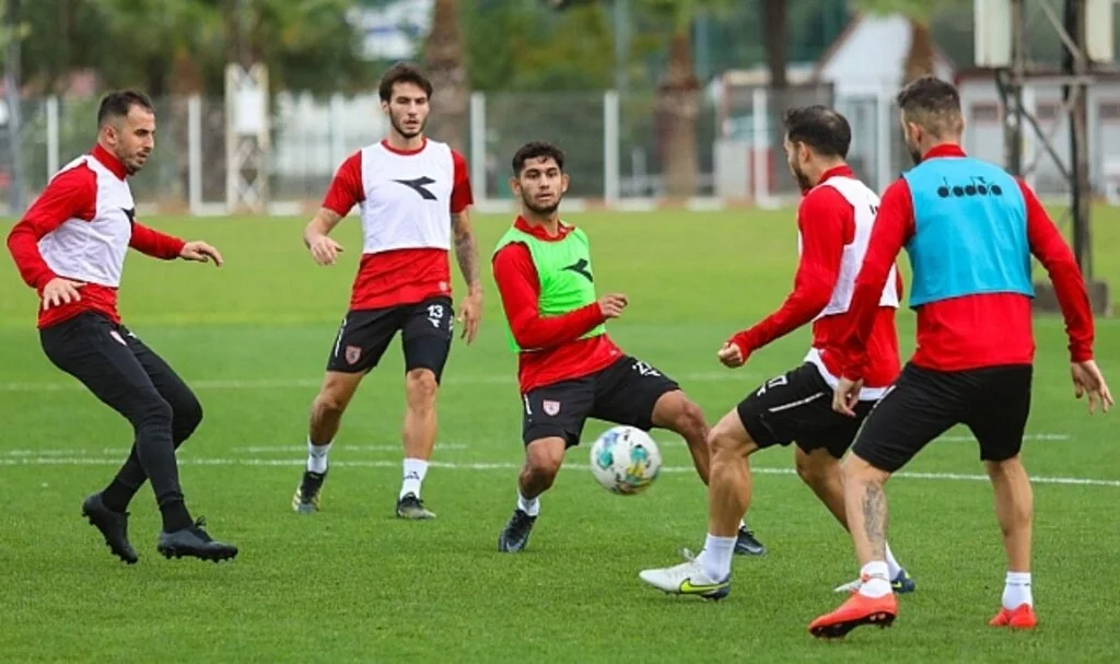 Samsunspor'da Rizespor mesaisi sürüyor