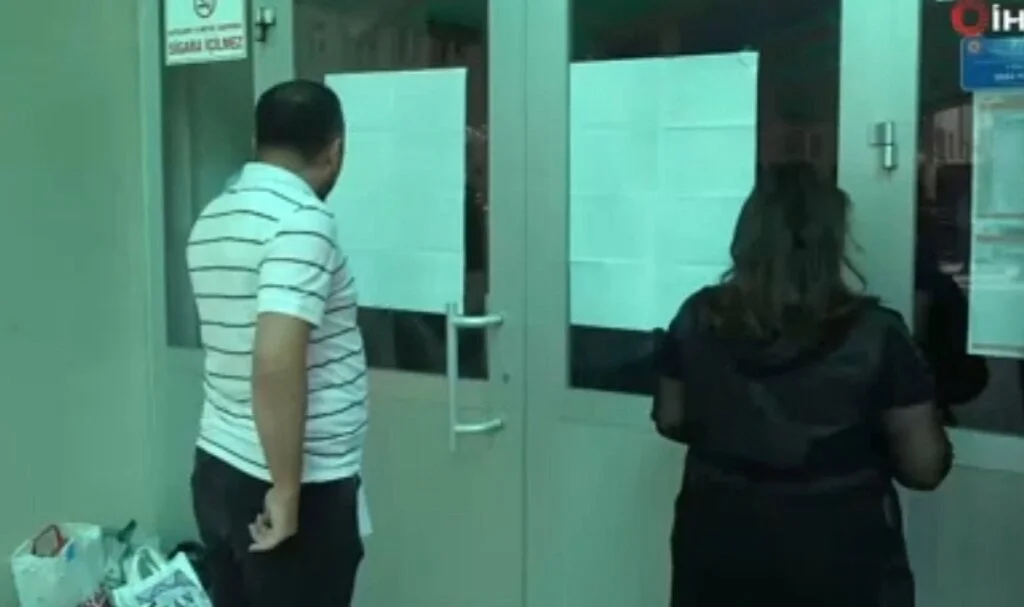 Saniyelerle yarıştılar! KPSS'de geç kalan adaylar gözyaşlarına boğuldu