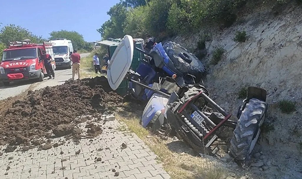 Şarampole devrilen traktörün sürücüsü yaralandı