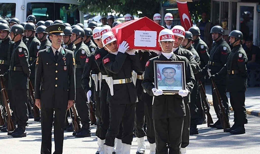 Şehit İsmet Aybek Gaziantep'te son yolculuğuna uğurlandı